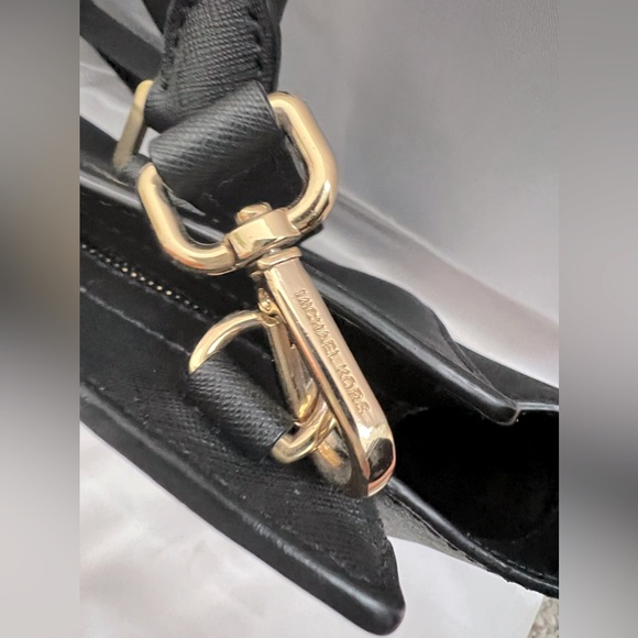 Michael Kors Medium Selma in Black with gold hardware - Picture 8 of 14